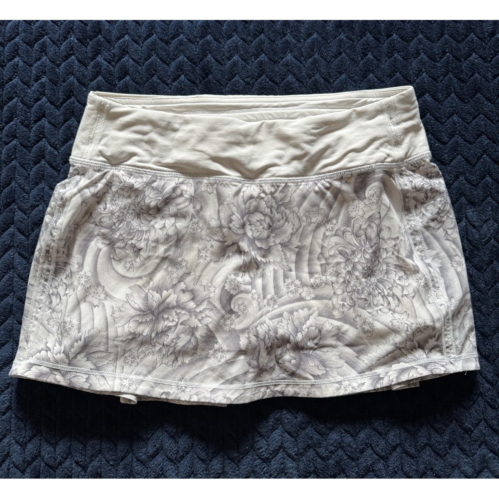 Lululemon Women's Pacesetter Skirt Floral White Gray Sz 4